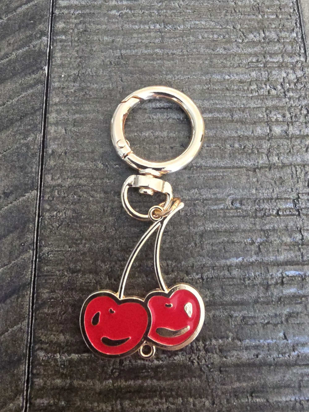 Gold-Tone Red Cherry 🍒 Enamel Keychain Bag Charm, New without Tags - Picture 3 of 3
